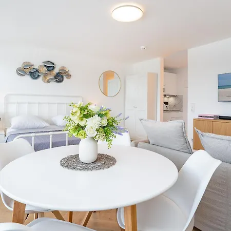 Lejlighed Strandhotel Oceanview Deluxe 3*